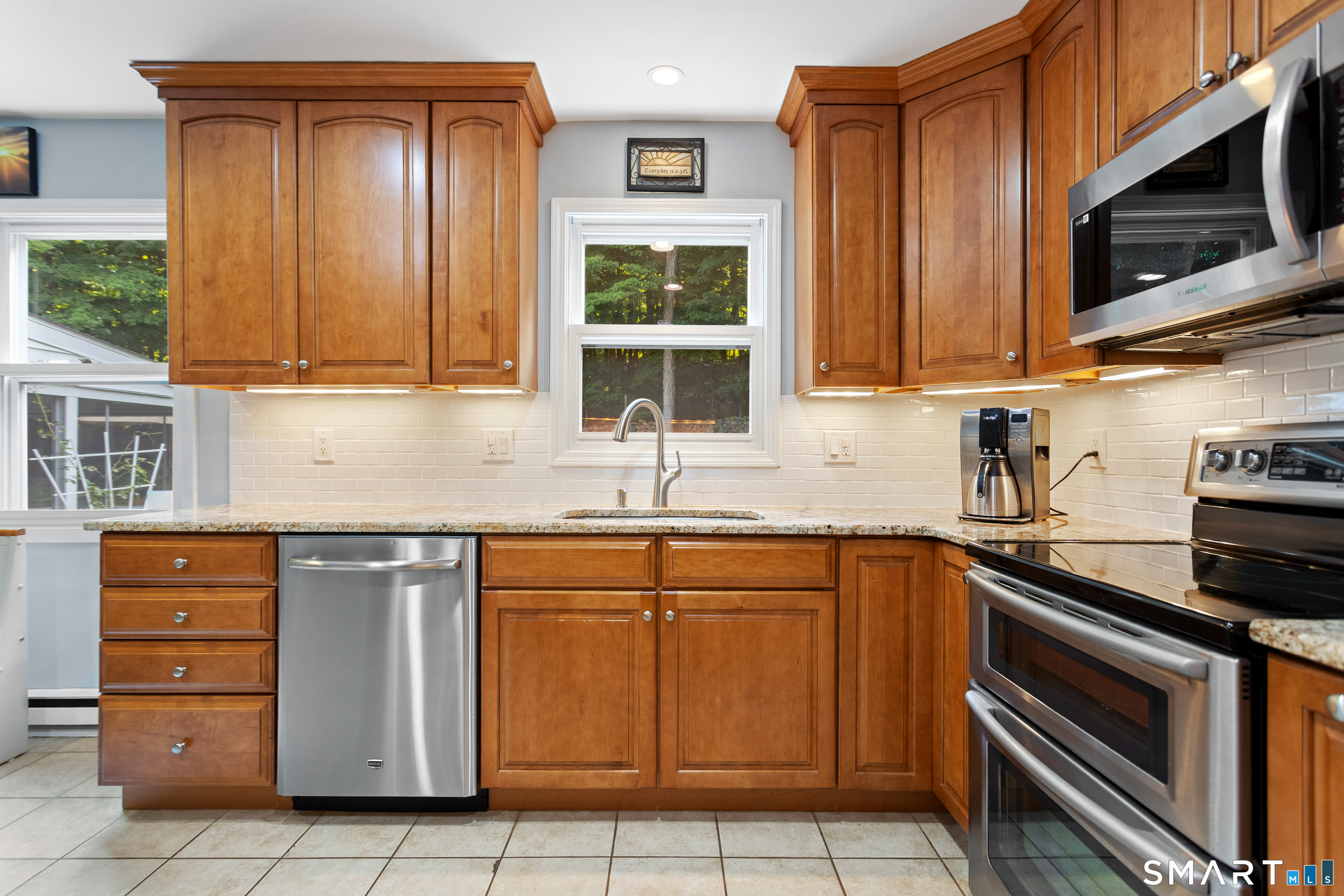 4 Windaway Road Bethel, CT 06801 - Photo 8 of 33