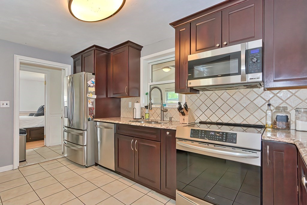 28 William Road Holbrook, MA 02343 - Photo 1 of 22 Gallery Image 1