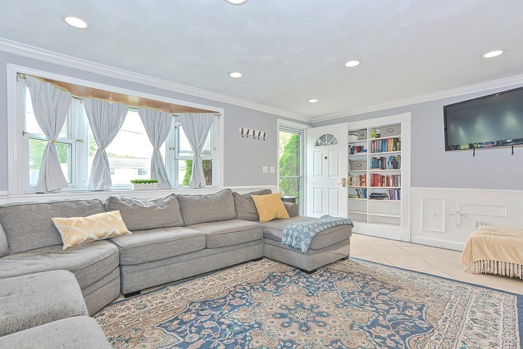 28 William Road Holbrook, MA 02343 - Photo 5 of 22 Gallery Image 5