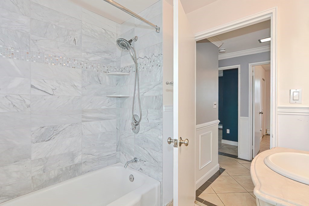 28 William Road Holbrook, MA 02343 - Photo 9 of 22 Gallery Image 9