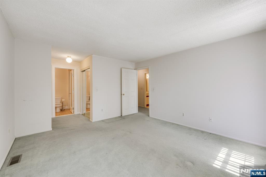 511 Quince Court Mahwah, NJ 07430 - Photo 24 of 29