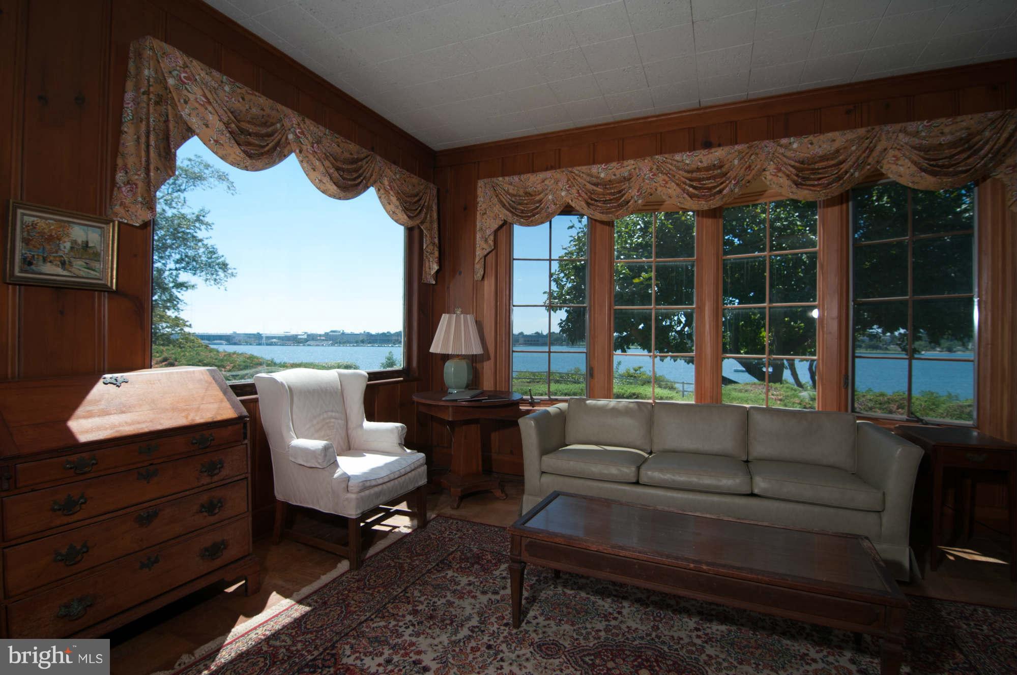 2009 Homewood Road Annapolis, MD 21409 - Photo 7 of 15 Family Room
