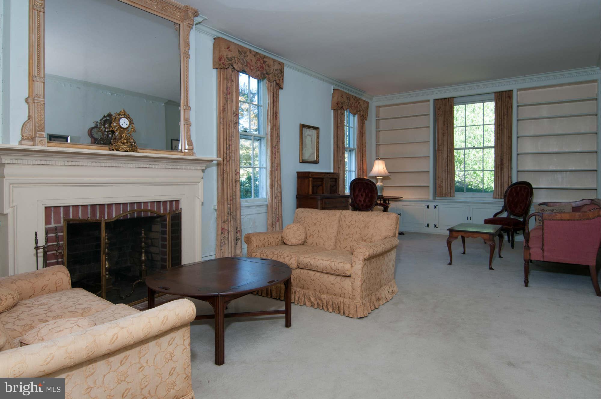 2009 Homewood Road Annapolis, MD 21409 - Photo 10 of 15 Living Room