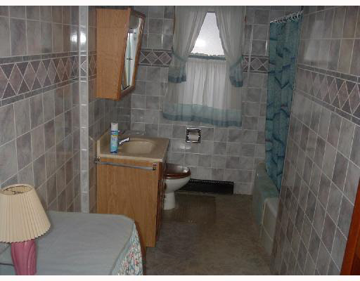 52870 Ruth Street Granger, IN 46530 - Photo 4 of 8 Gallery Image 4