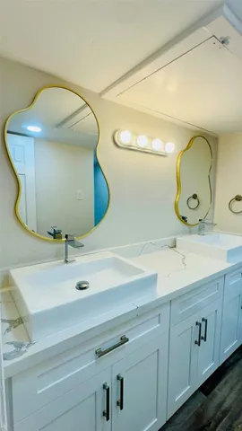 $1,895 | 357 North Post Oak Lane, Unit 101, Houston, TX 77024