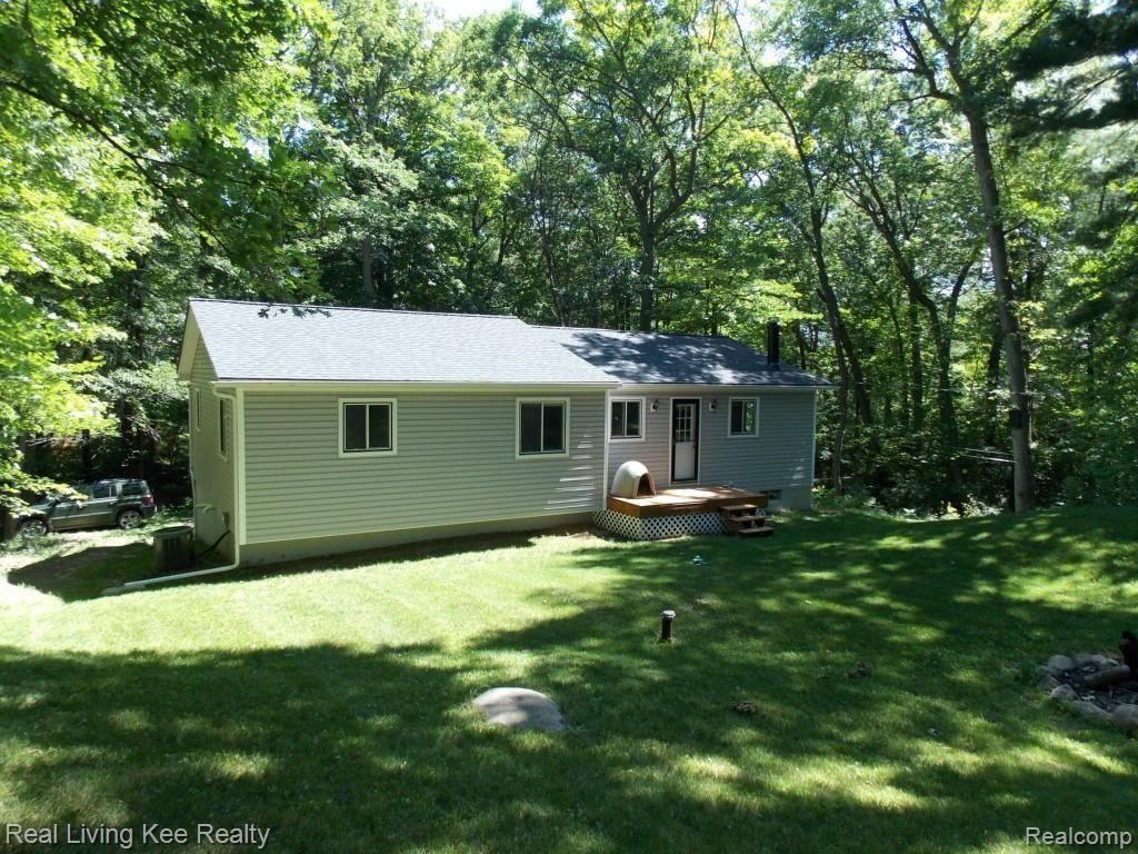 1654 Rochester Road Leonard, MI 48367 - Photo 3 of 45 DSCN2129.jpg