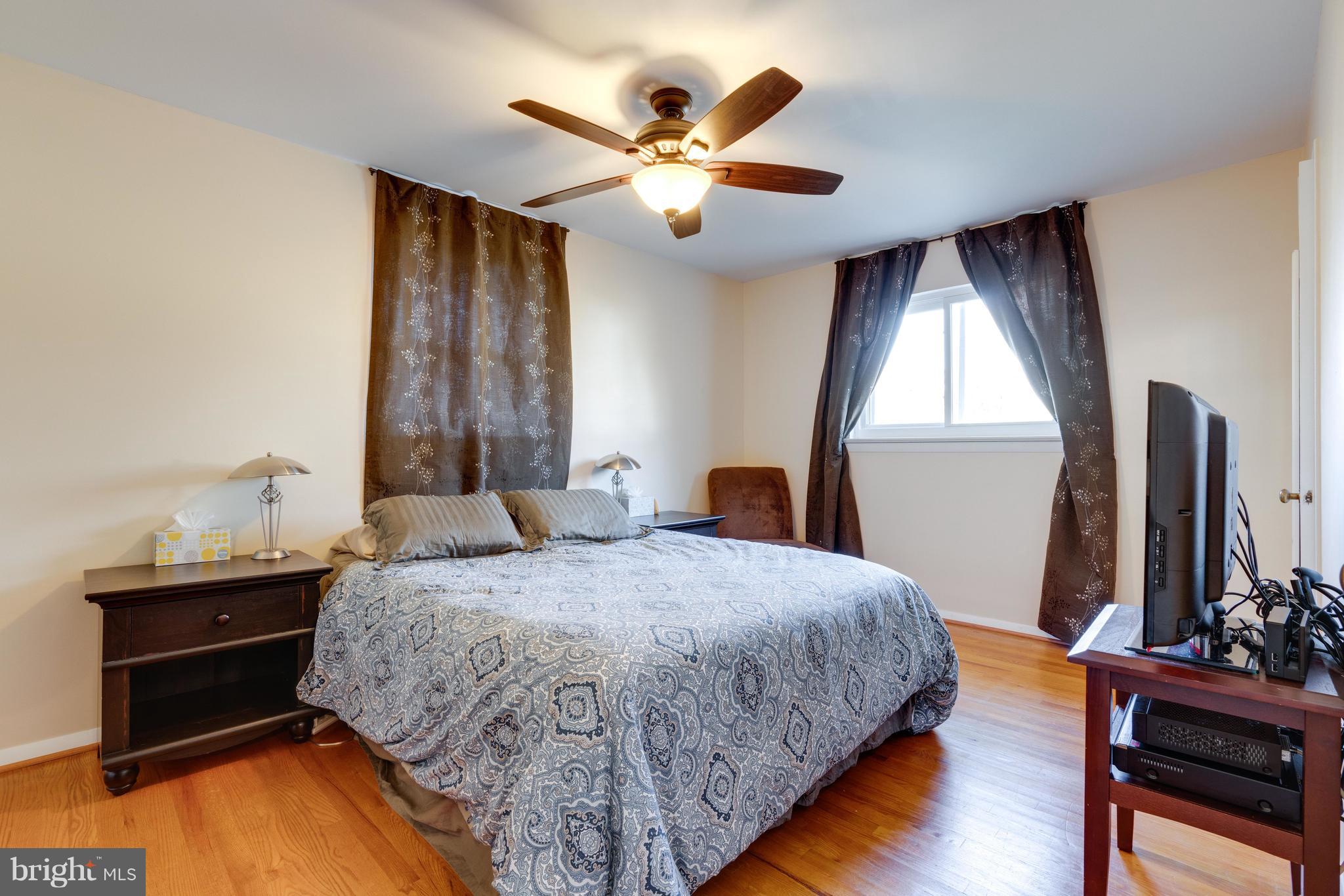 7416 Gary Street Springfield, VA 22150 - Photo 13 of 26 Bedroom 1