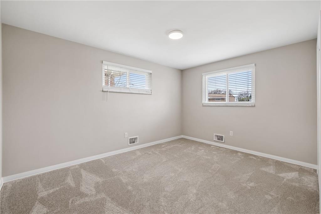 5201 Blossom Road Pittsburgh, PA 15236 - Photo 20 of 50 Gallery Image 20