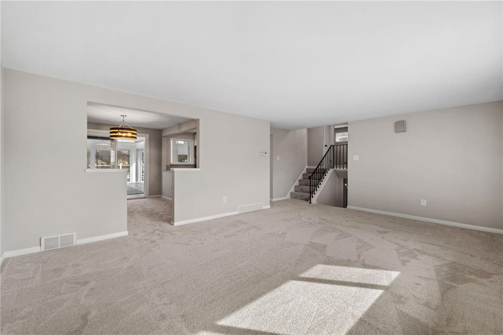 5201 Blossom Road Pittsburgh, PA 15236 - Photo 8 of 50 Gallery Image 8