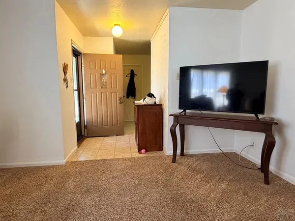 $239,900 | 142 Douglas Lane, Pueblo, CO 81001