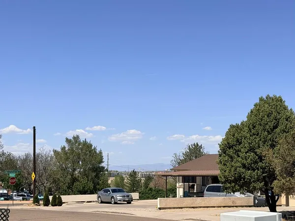 $239,900 | 142 Douglas Lane, Pueblo, CO 81001