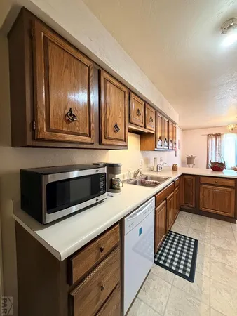 $239,900 | 142 Douglas Lane, Pueblo, CO 81001