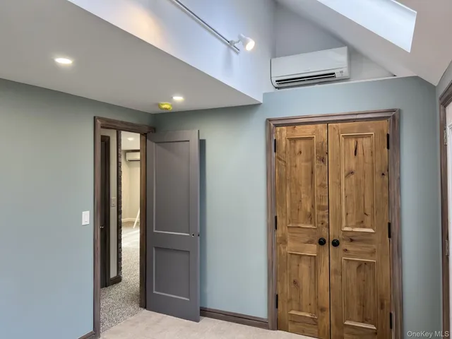 $4,999 | 24 Lindner Place, Smithtown, NY 11787