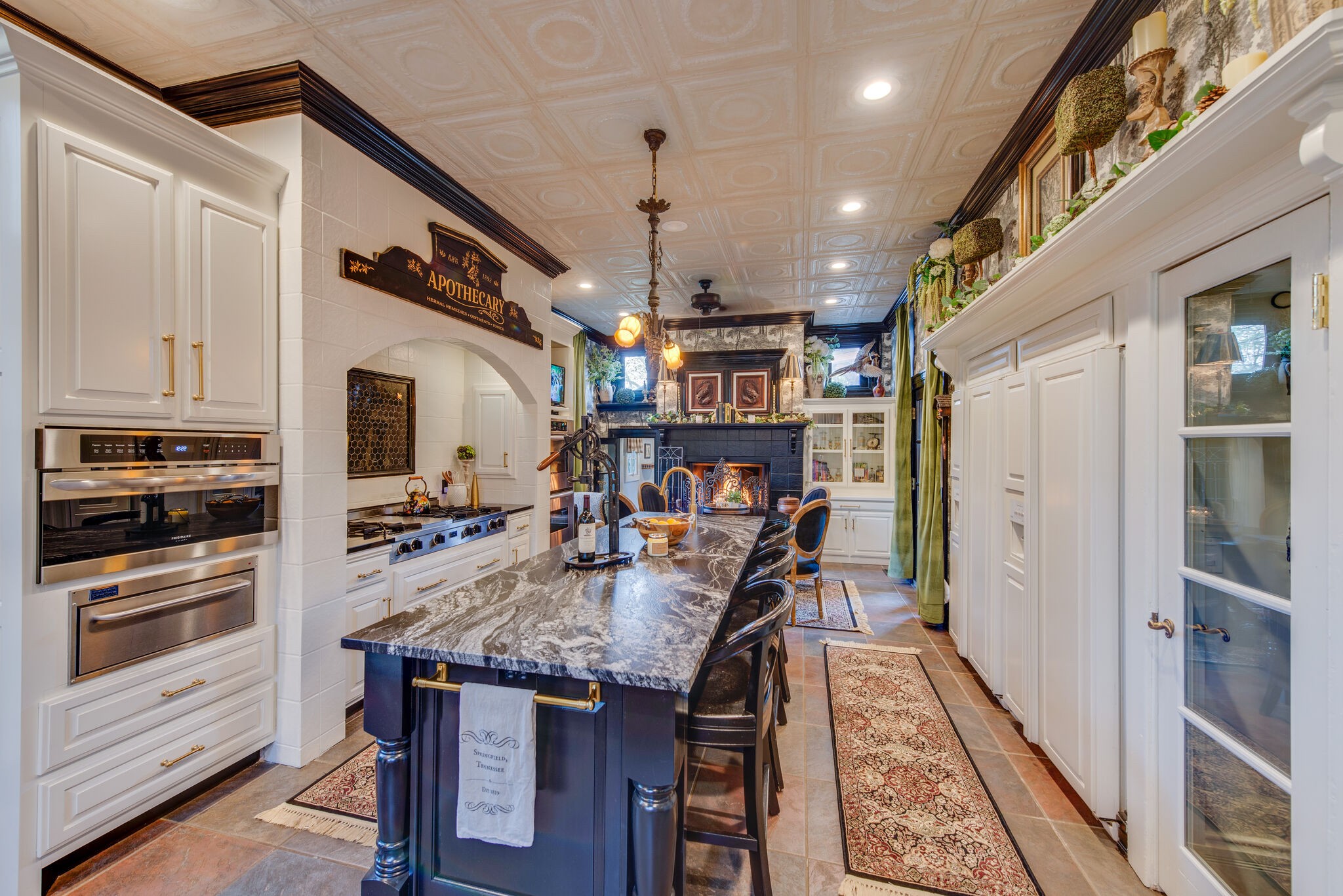 607 5th Avenue West Springfield, TN 37172 - Photo 23 of 50 a view of a kitchen and dining area