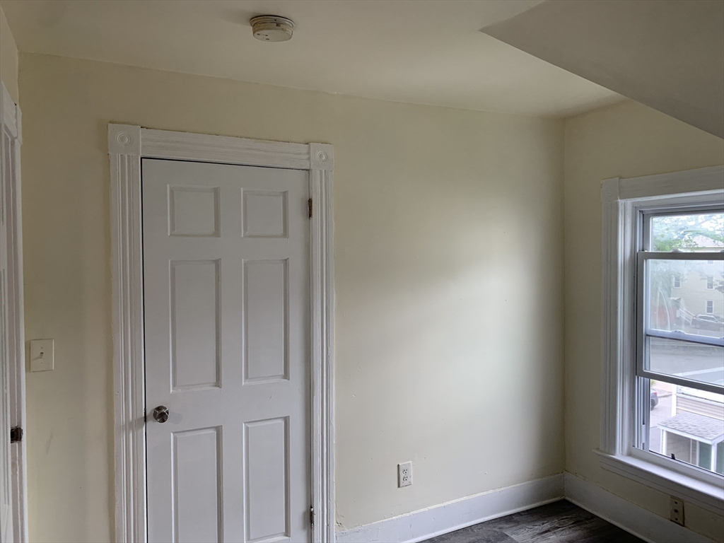 4 South Ward Street Worcester, MA 01610 - Photo 10 of 24
