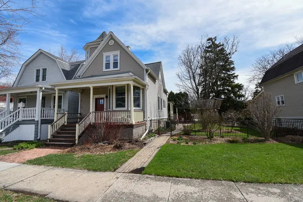 $499,900 | 4157 Raymond Avenue, Brookfield, IL 60513