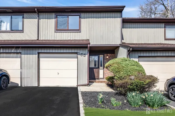 $525,000 | 165 Penn Court, Old Bridge, NJ 07747