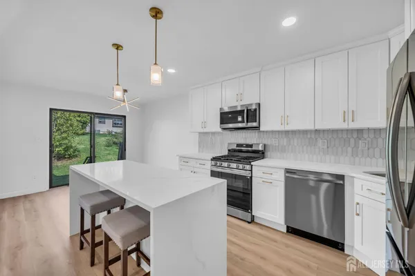 $525,000 | 165 Penn Court, Old Bridge, NJ 07747