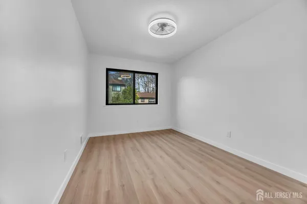 $525,000 | 165 Penn Court, Old Bridge, NJ 07747