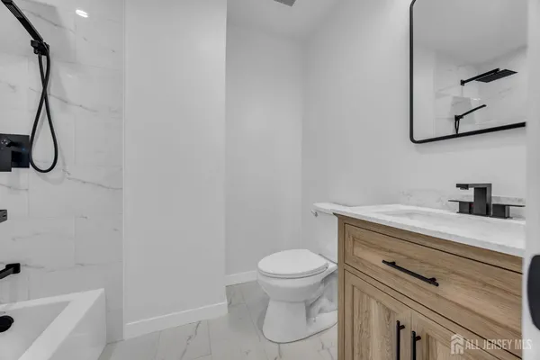 $525,000 | 165 Penn Court, Old Bridge, NJ 07747