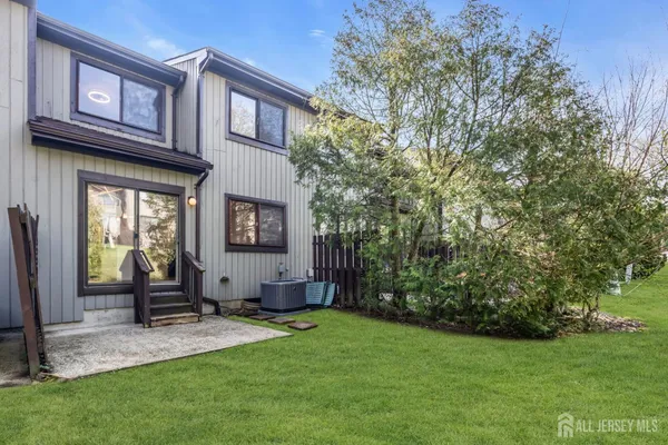 $525,000 | 165 Penn Court, Old Bridge, NJ 07747