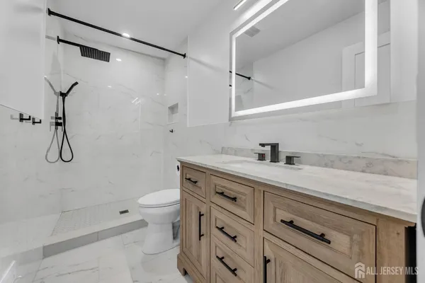 $525,000 | 165 Penn Court, Old Bridge, NJ 07747