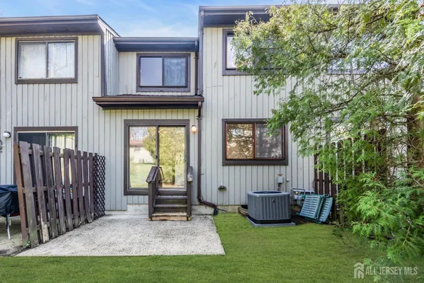 $525,000 | 165 Penn Court, Old Bridge, NJ 07747