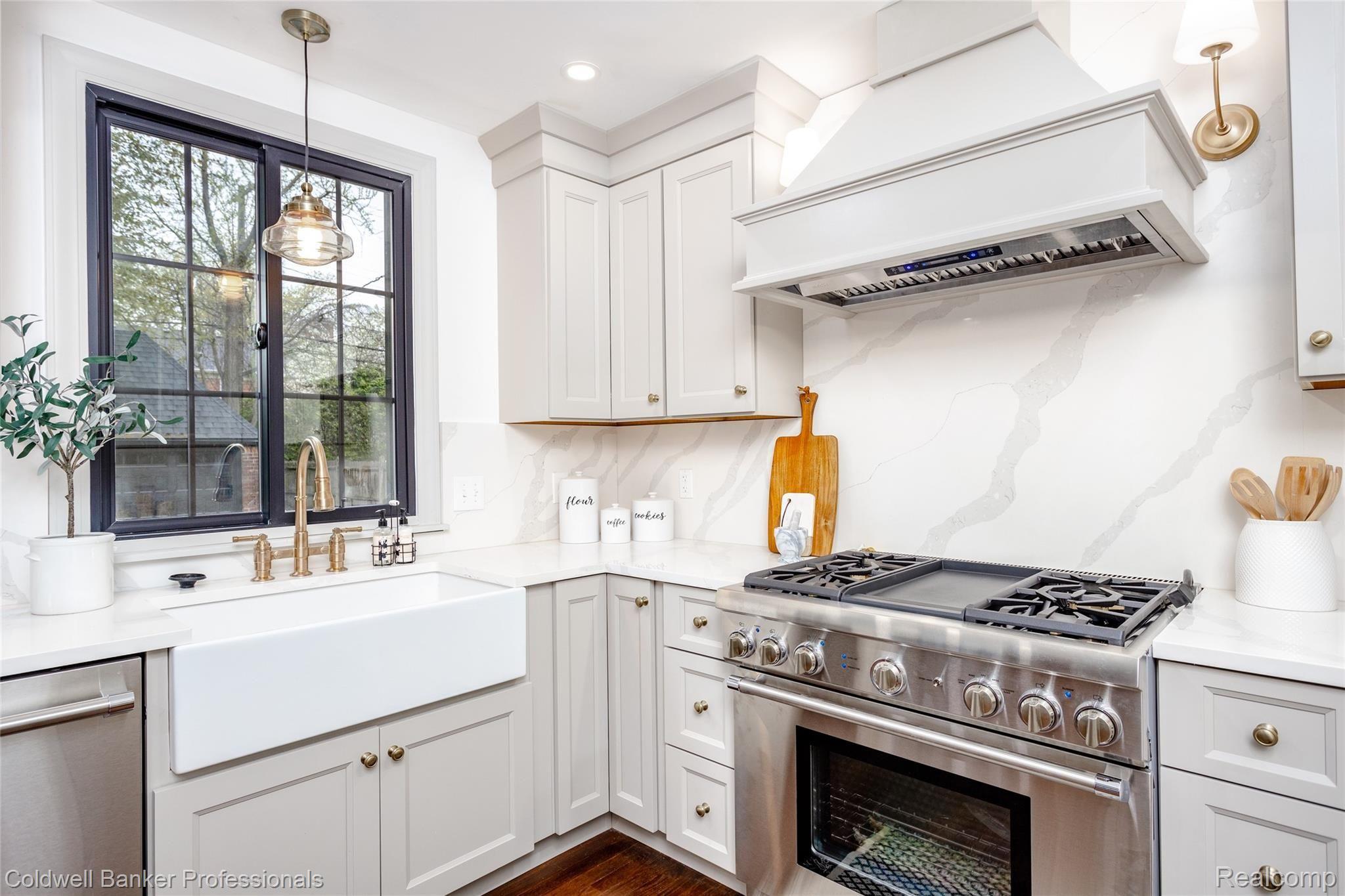 25 Hampton Road Grosse Pointe, MI 48236 - Photo 14 of 45 25 Hampton L007.jpg