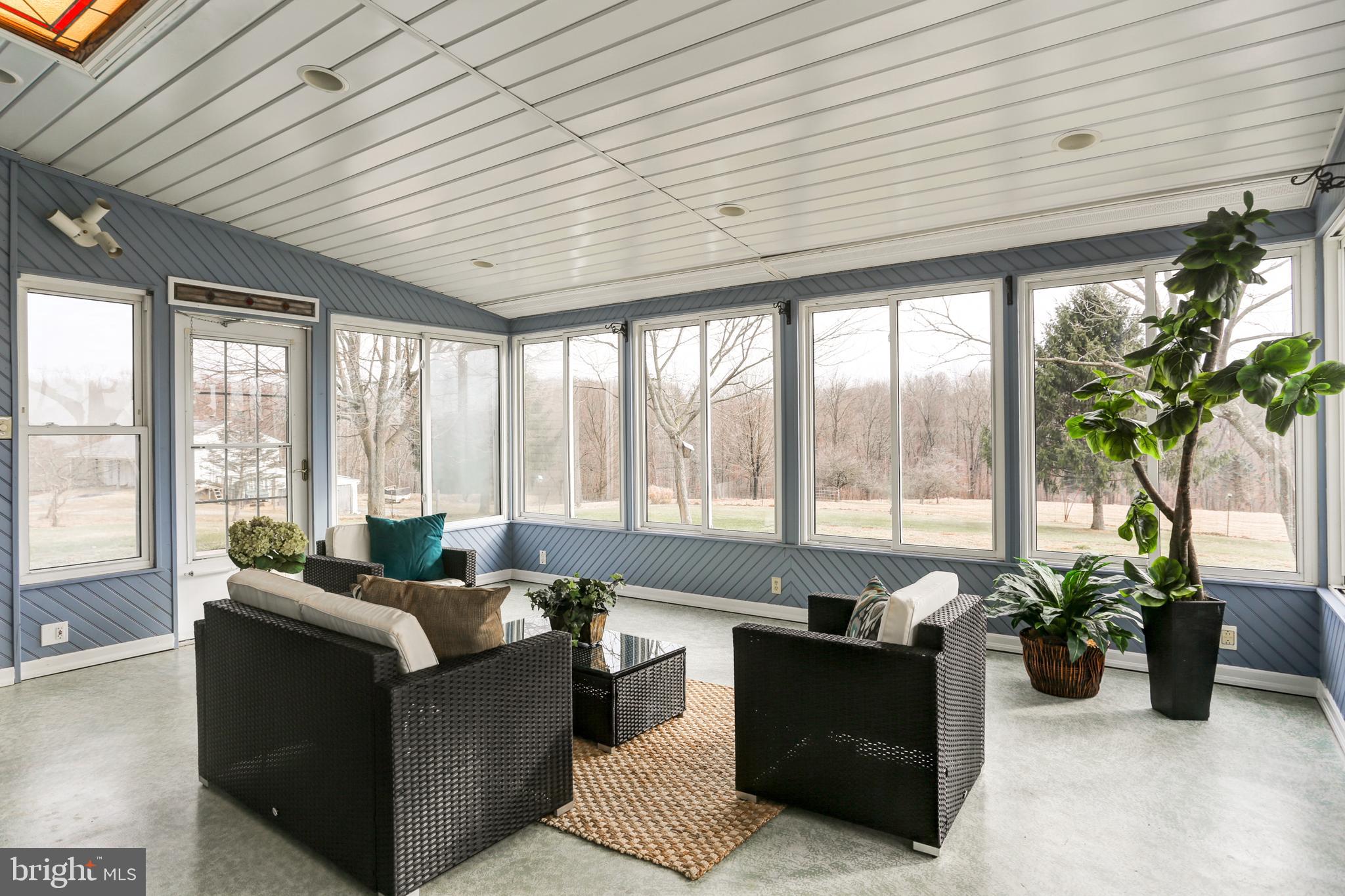 316 Sample Bridge Road Mechanicsburg, PA 17050 - Photo 35 of 102 18x18 Sunroom