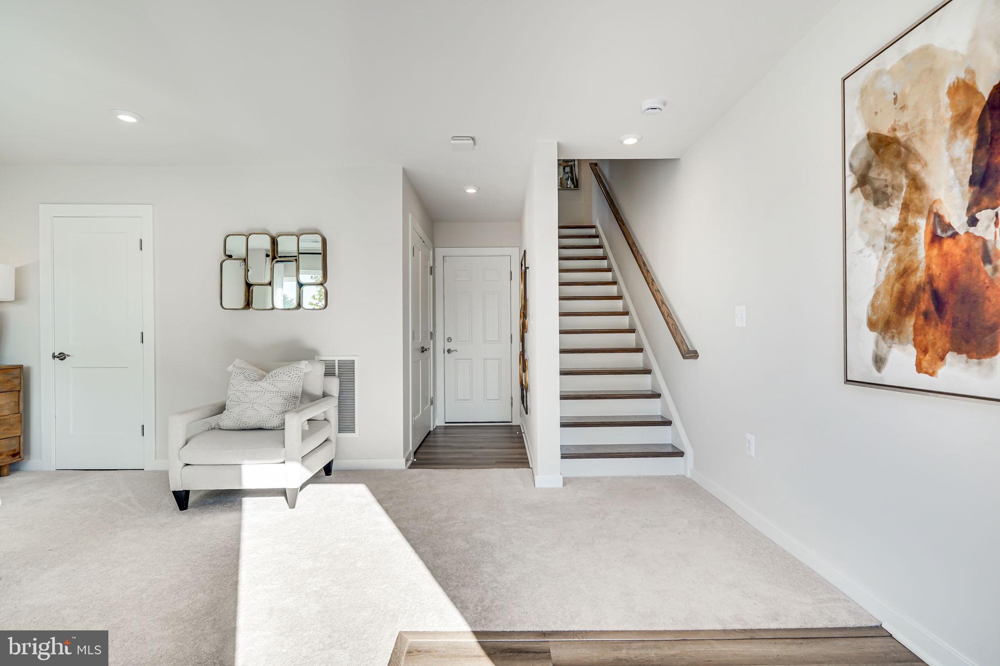 14176 Gypsum Loop Chantilly, VA 20151 - Photo 4 of 63