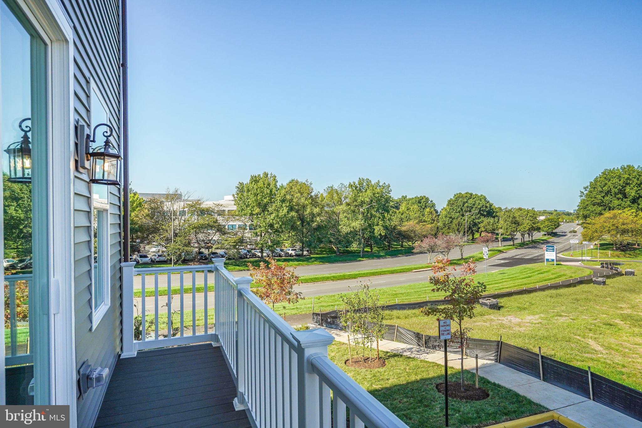 14176 Gypsum Loop Chantilly, VA 20151 - Photo 44 of 63