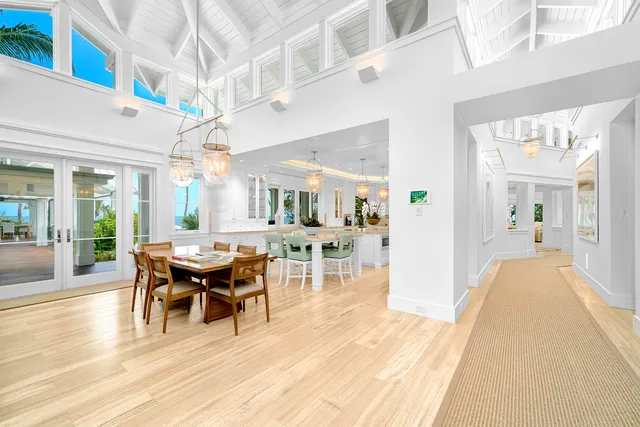 a view of yard with green space