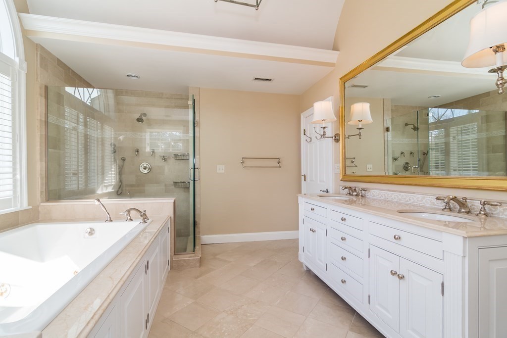 458 Far Reach Road Westwood, MA 02090 - Photo 19 of 39 Gallery Image 19