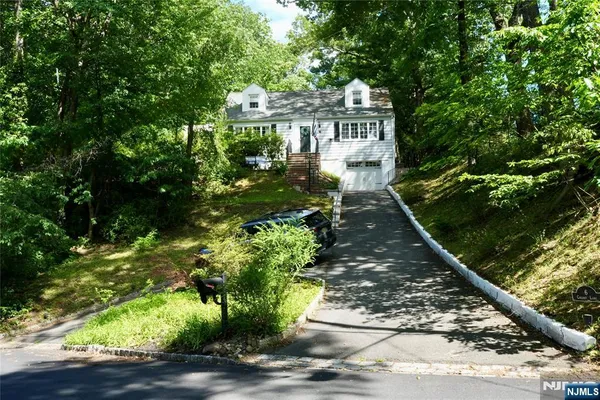 $750,000 | 6 Cherry, Caldwell, NJ 07006
