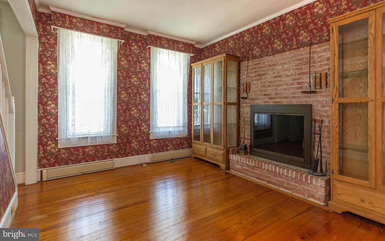 4512 Beckleysville Road Hampstead, MD 21074 - Photo 11 of 29 Living Room