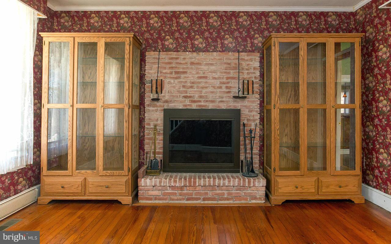 4512 Beckleysville Road Hampstead, MD 21074 - Photo 12 of 29 Living Room