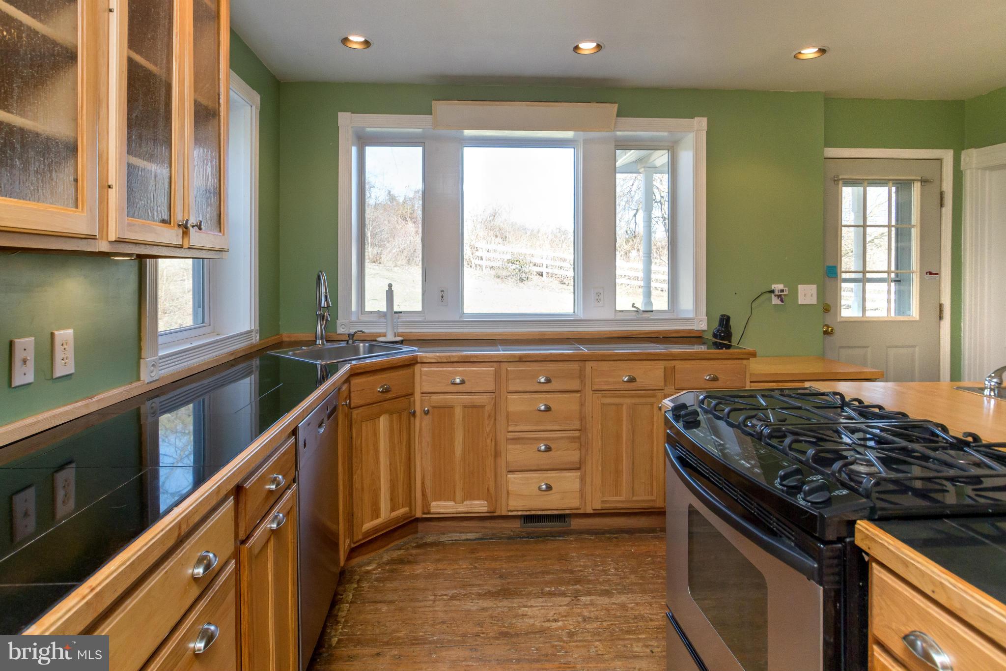4512 Beckleysville Road Hampstead, MD 21074 - Photo 7 of 29 Kitchen