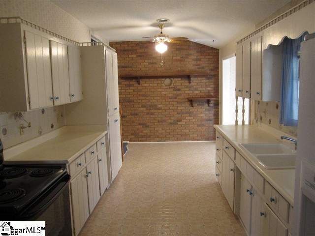 111 Heath Hill Road Duncan, SC 29334 - Photo 5 of 14