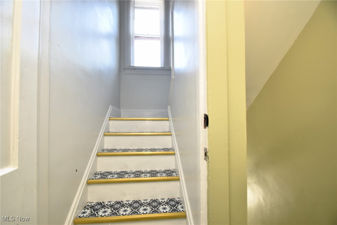1682 Eddington Road Cleveland, OH 44118 - Photo 32 of 47 Gallery Image 32