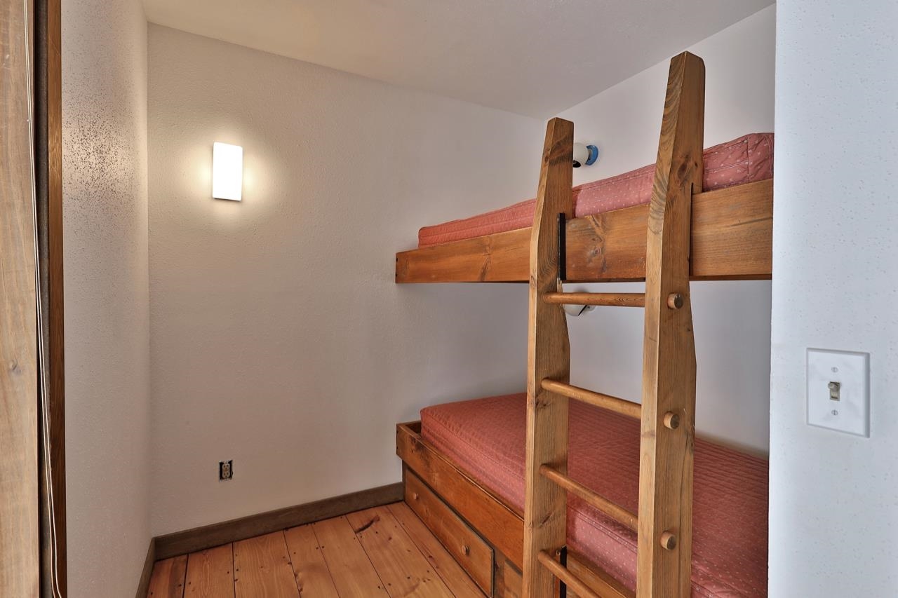 217 Hawk Spur Road Plymouth, VT 05056 - Photo 19 of 37 Gallery Image 19