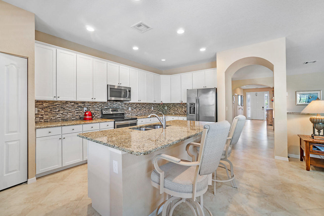 143 Rudder Cay Way Jupiter, FL 33458 - Photo 17 of 38 Kitchen