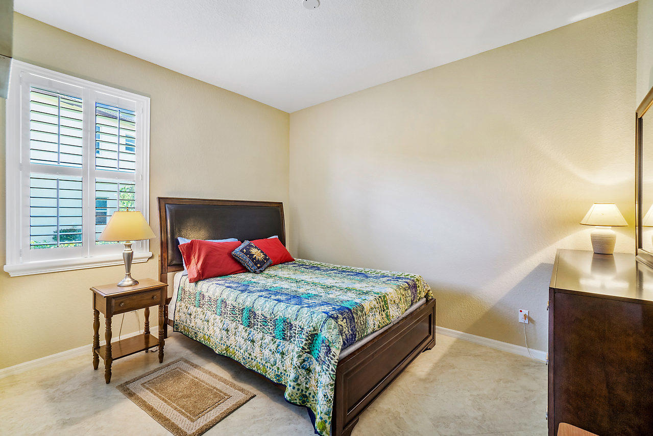 143 Rudder Cay Way Jupiter, FL 33458 - Photo 7 of 38 Guest bedroom