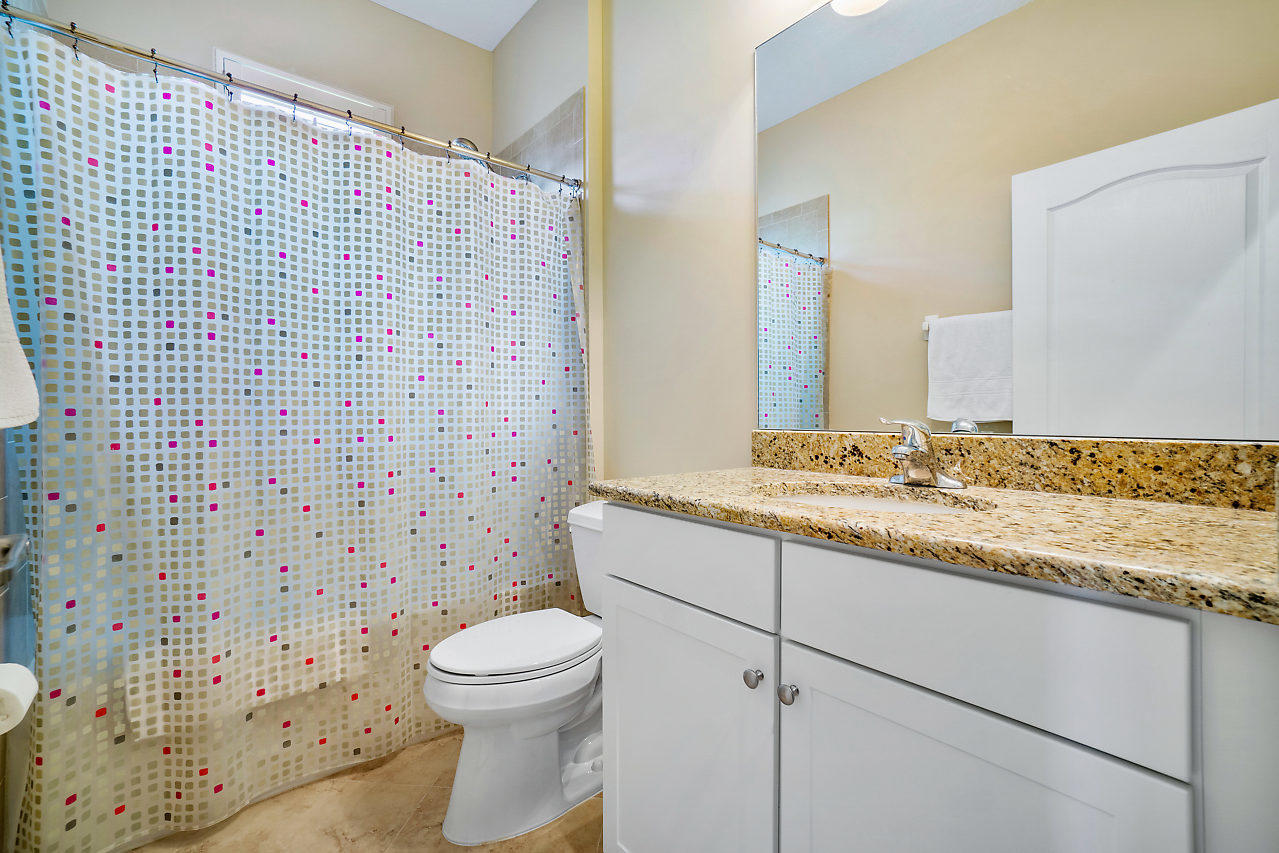 143 Rudder Cay Way Jupiter, FL 33458 - Photo 8 of 38 Guest Bathroom