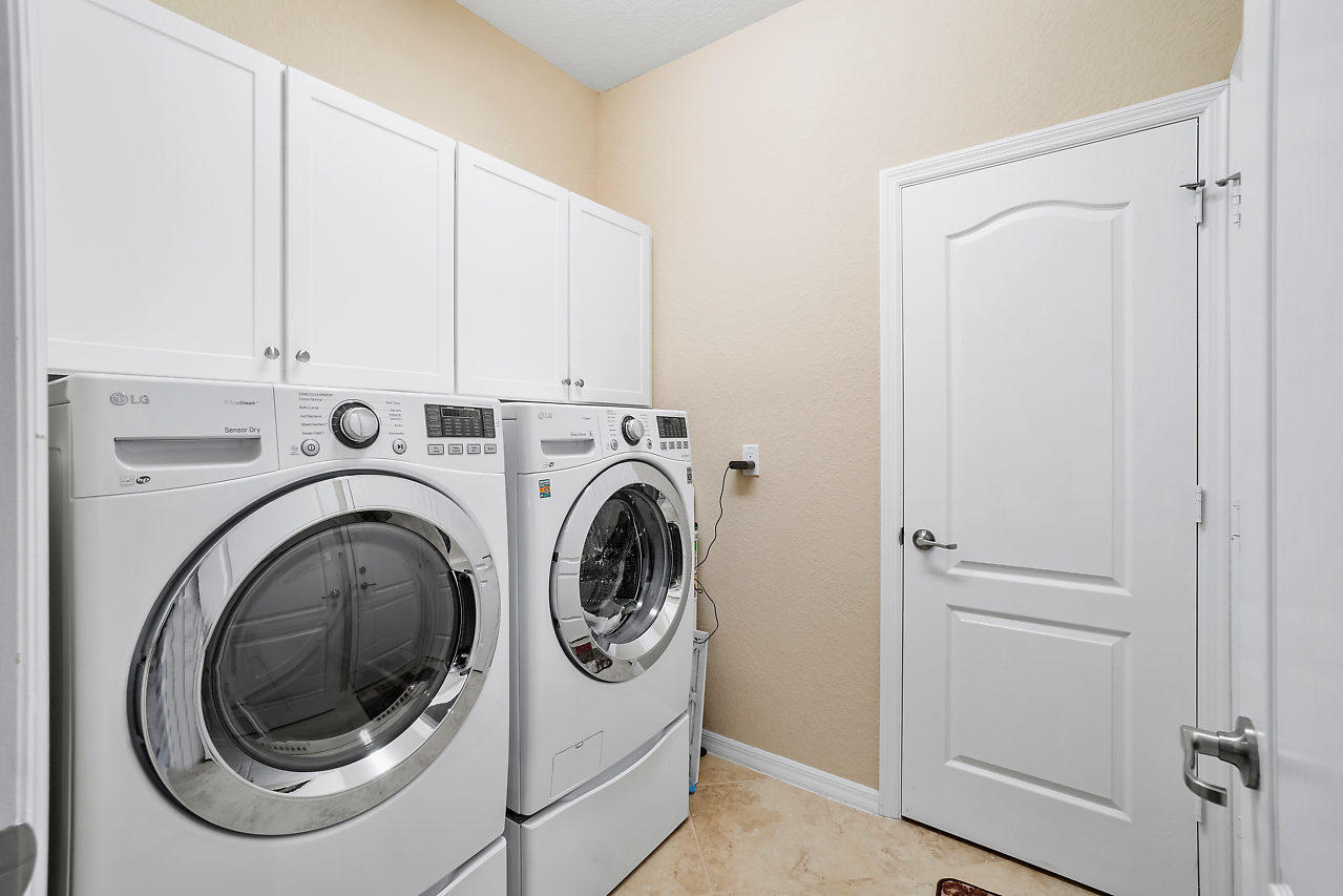 143 Rudder Cay Way Jupiter, FL 33458 - Photo 9 of 38 Laundry Room