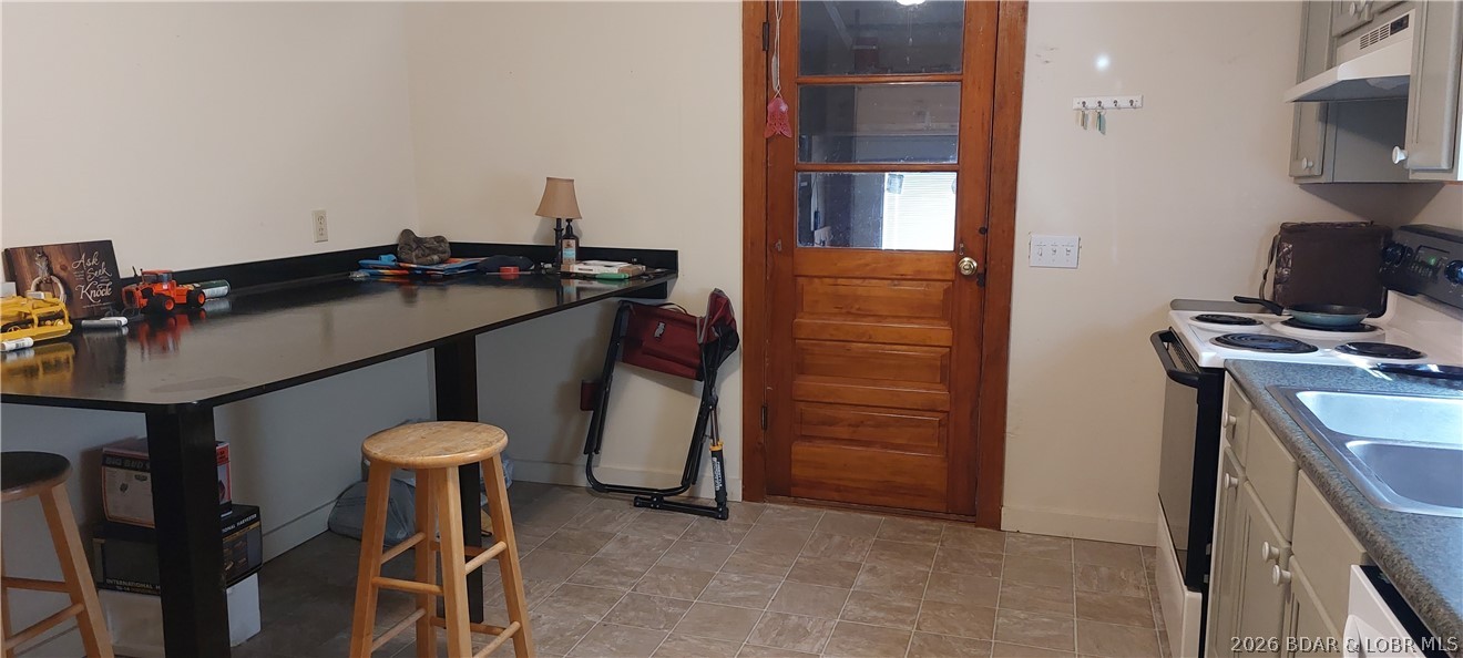 15563 Peach Tree Road Stover, MO 65078 - Photo 13 of 69 Large counter for prep or dining!