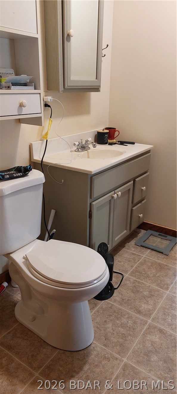 15563 Peach Tree Road Stover, MO 65078 - Photo 22 of 69 Bathroom in main cabin