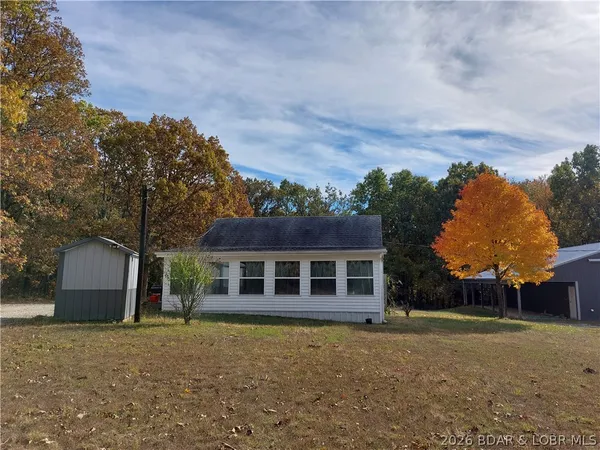 $279,000 | 15563 Peach Tree Road, Stover, MO 65078