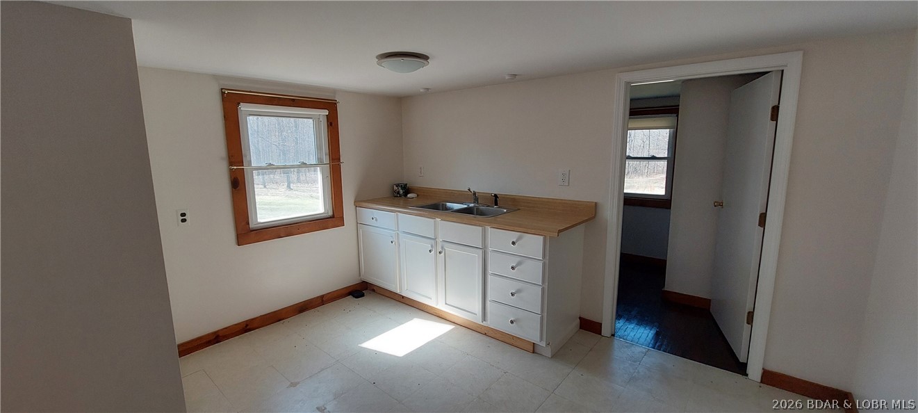 15563 Peach Tree Road Stover, MO 65078 - Photo 46 of 69 Kitchenette with hot and cold running water.