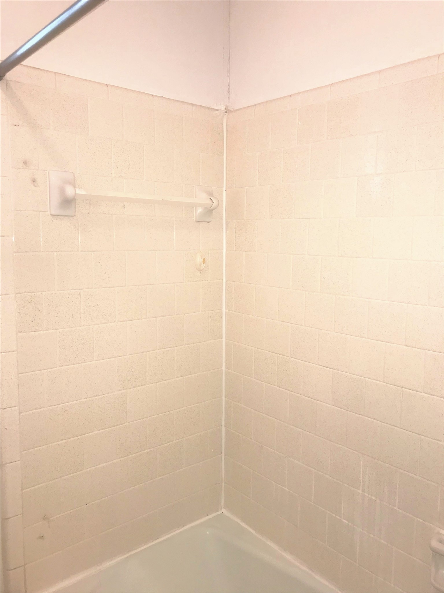 12331 Scarcella Lane Meadows Place, TX 77477 - Photo 12 of 13 Bath tub