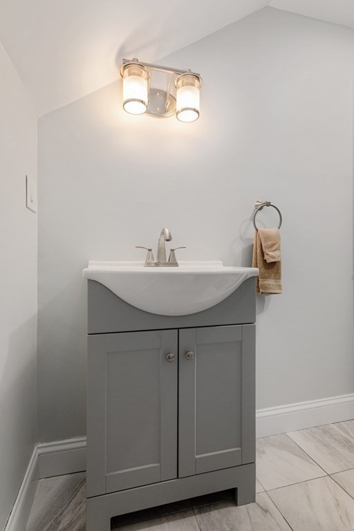 15 Longbow Road Lynnfield, MA 01940 - Photo 32 of 42 Gallery Image 32